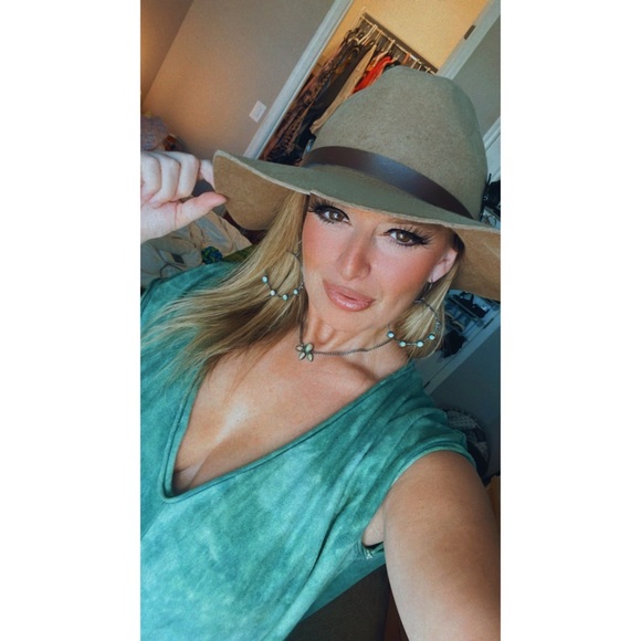 Meet your Posher, Andrea - Picture 4 of 7